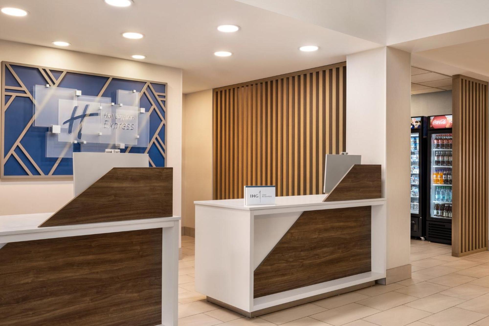 Holiday Inn Express Syracuse Airport By Ihg North Syracuse Exterior foto